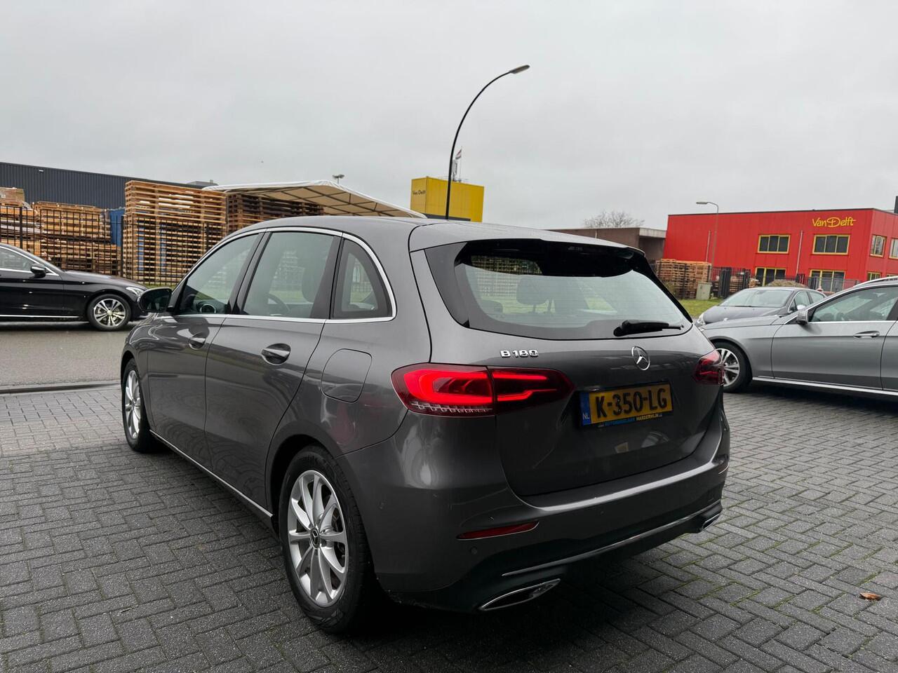 Mercedes-Benz B-KLASSE 180 Advantage | 12MND GARANTIE | NL AUTO | LAGE KM | CARPLAY | PDC | LMV |