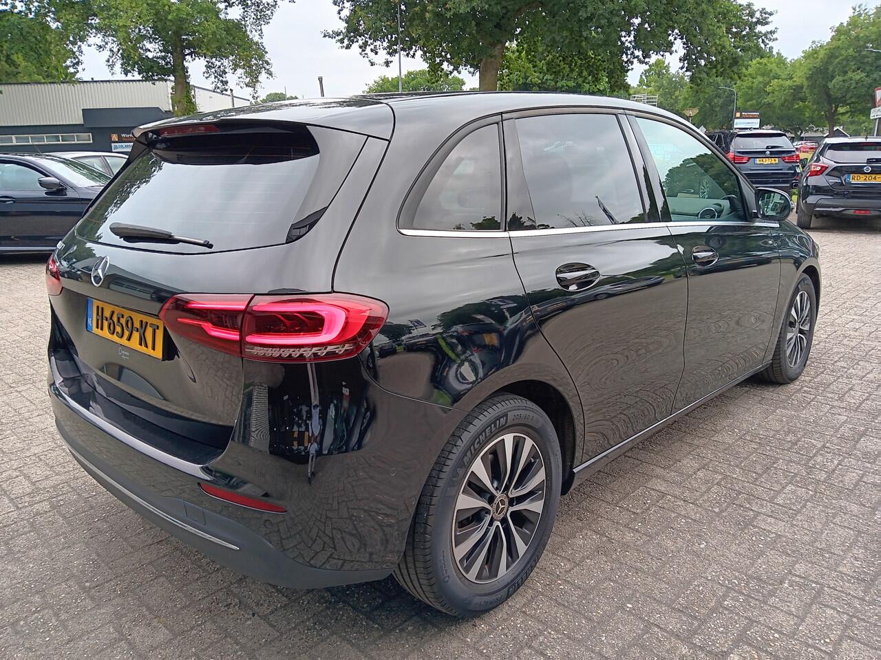 Mercedes-Benz B-KLASSE 180 Business Solution|NAV|CLIMA|1ste eigenaar|CAMERA|Nieuwstaat