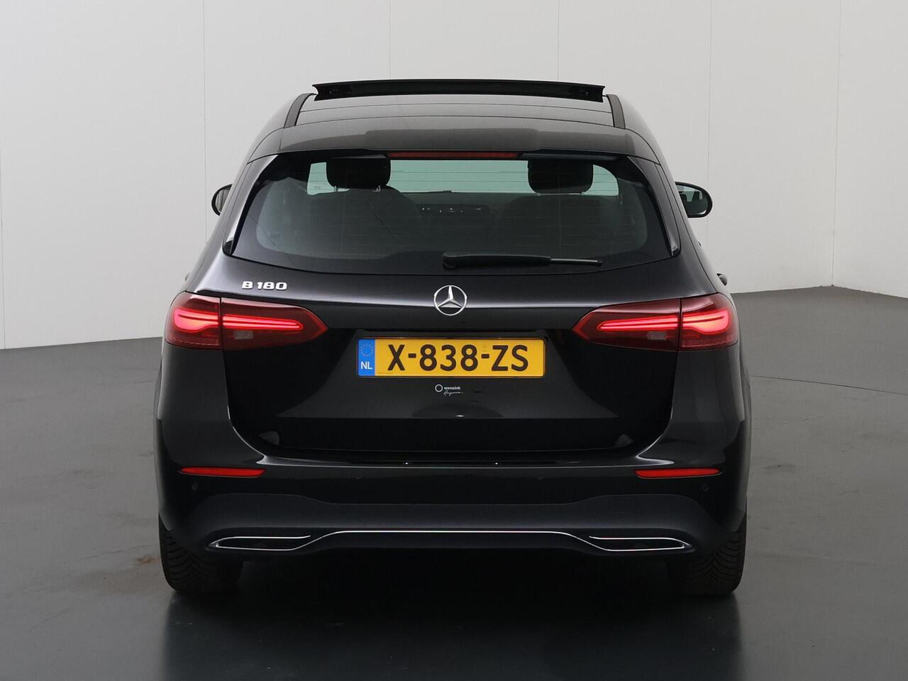 Mercedes-Benz B-KLASSE 180 Business Line | Panoramadak | Stoelverwarming | Achteruitrijcamera | Thermotronic |