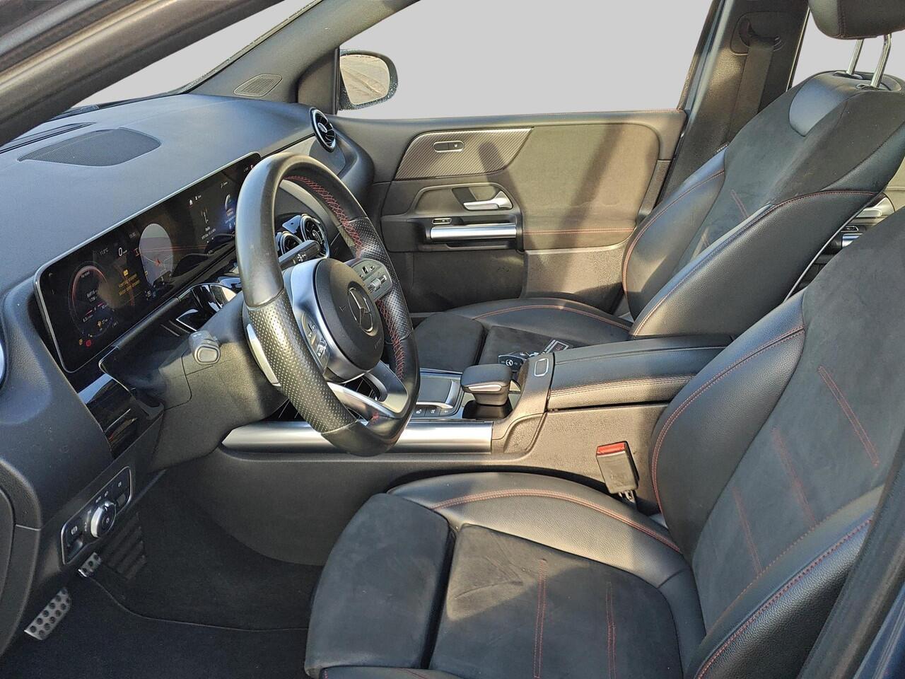 Mercedes-Benz B-KLASSE 180 Business Solution AMG | AMG Styling | Sfeerverlichting | Voorstoelen verwarmd