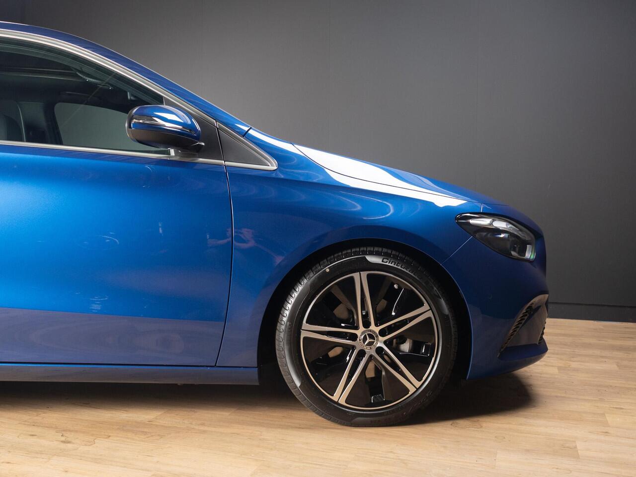 Mercedes-Benz B-KLASSE 180 Star Edition Luxury Line Panorama dak