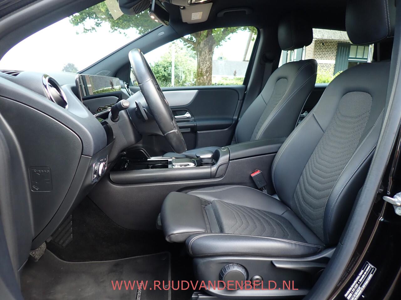 Mercedes-Benz B-KLASSE 180D AUT. SPORTLEER/CAMERA/CARPLAY/DAB/NAVI