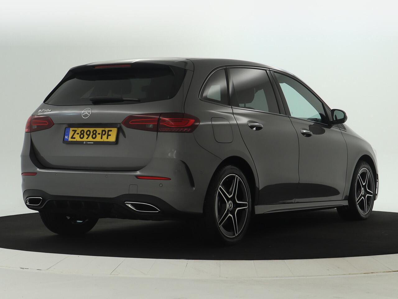 Mercedes-Benz B-KLASSE 250 e Star Edition AMG Line | AMG Line | Night Pakket | Sfeerverlichting | Achteruitrijcamera | Keyless go | EASY PACK achterklep. Inclusief 24 maanden MB Certified garantie voor Europa.