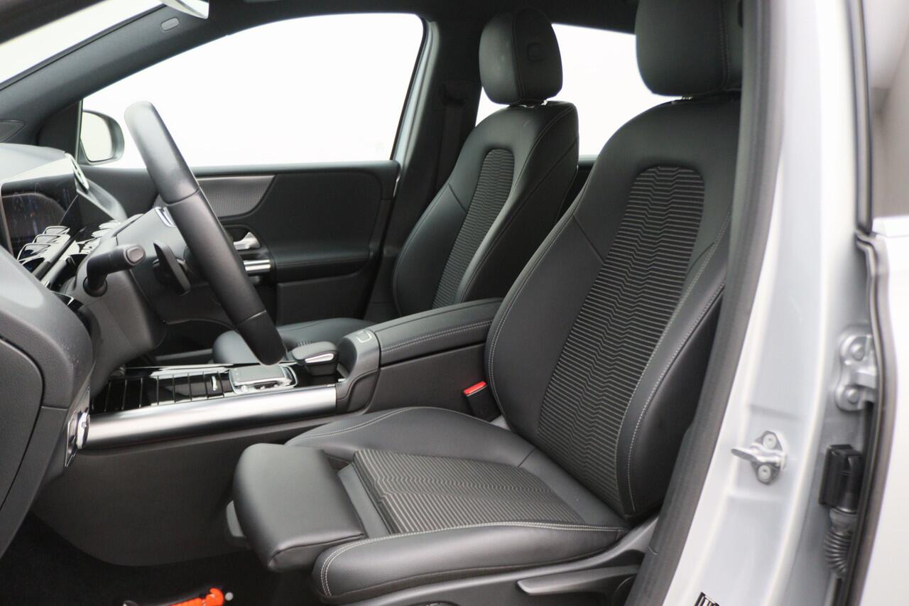 Mercedes-Benz B-KLASSE 180 Launch Edition AMG Line Automaat Virtual Cockpit, LED, Apple Carplay, Camera, PDC, 18"