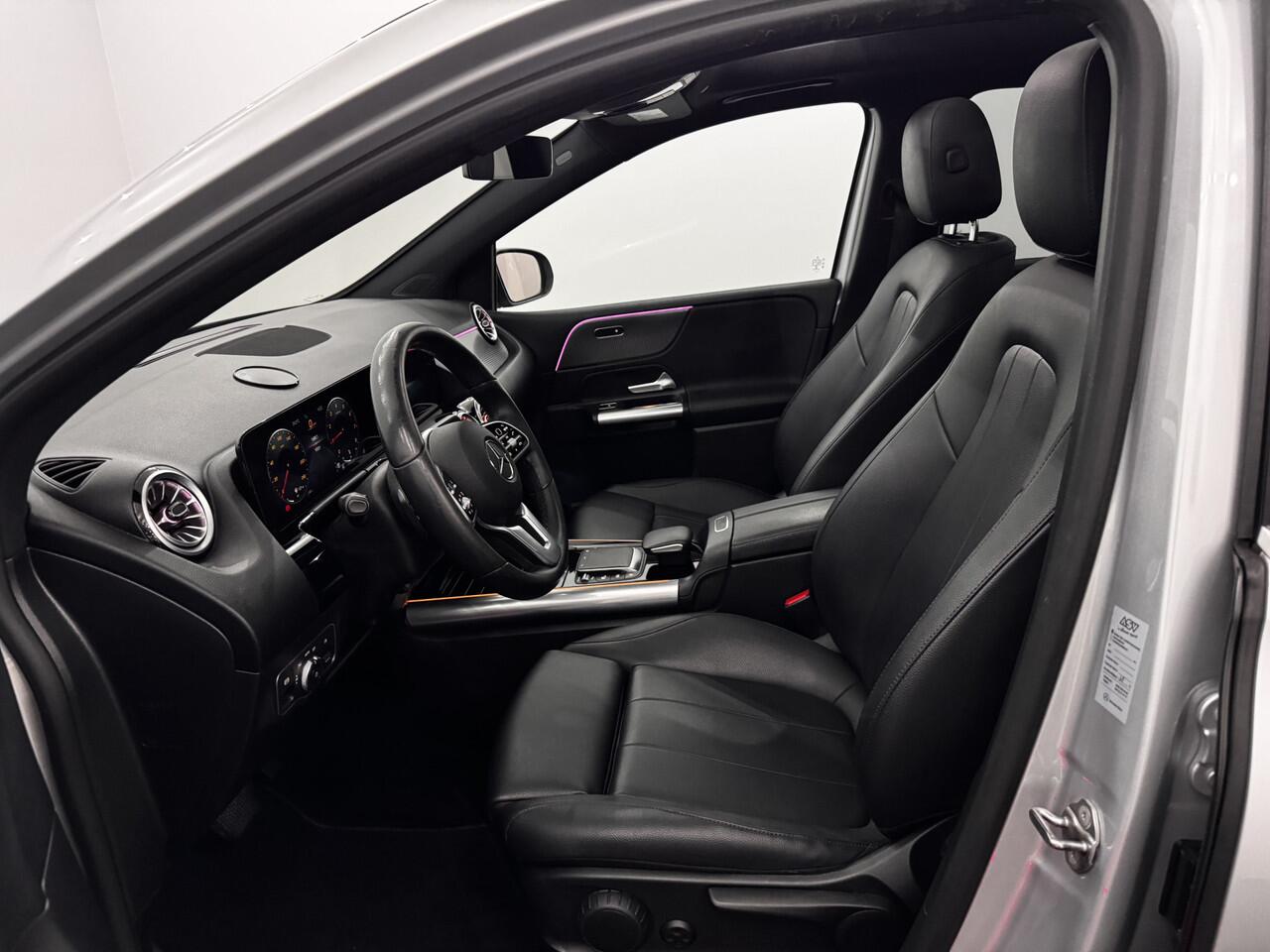 Mercedes-Benz B-KLASSE 180 Business Solution Luxury Pano, Leder, Camera, Stoelverwarming, Navi, Cruise control adaptief, Keyless start, Elektrische achterklep