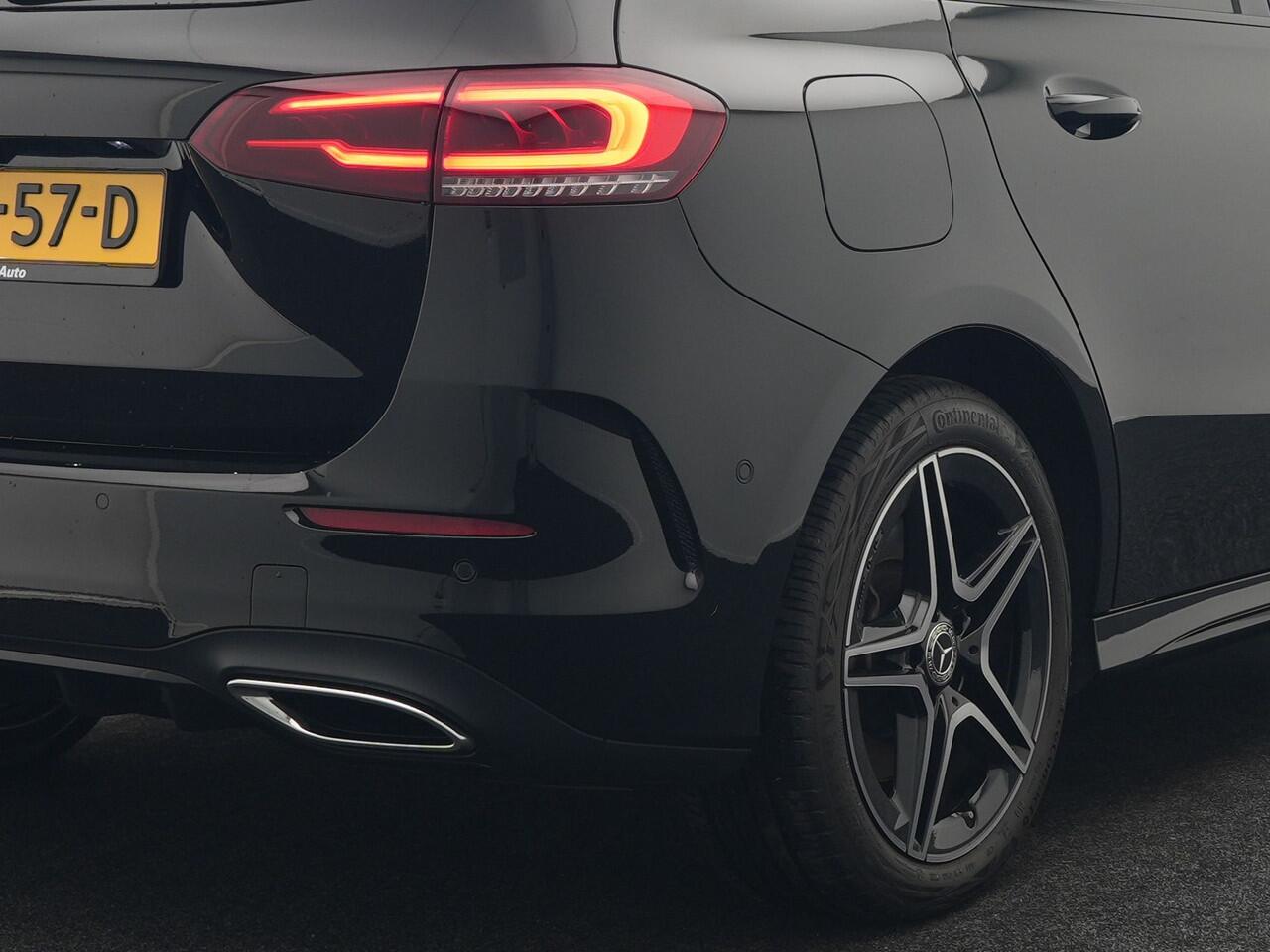 Mercedes-Benz B-KLASSE 250 e AMG Limited 218pk PHEV | Panodak | Camera | Night Pakket | Alcantara Sportstoelen Verwarmd | Apple Carplay | Widescreen Cockpit | Navigatie | Lane Assist | Virtual | DAB |