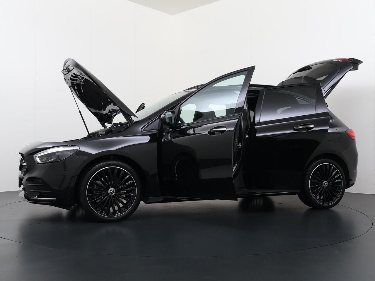 Mercedes-Benz B-KLASSE 250 e Business Solution AMG | Trekhaak Wegklapbaar | Multibeam Led | Panorama - Schuifdak | Apple Carplay & Android Auto | DAB+ Radio | Nightpakket | Achteruitrijcamera