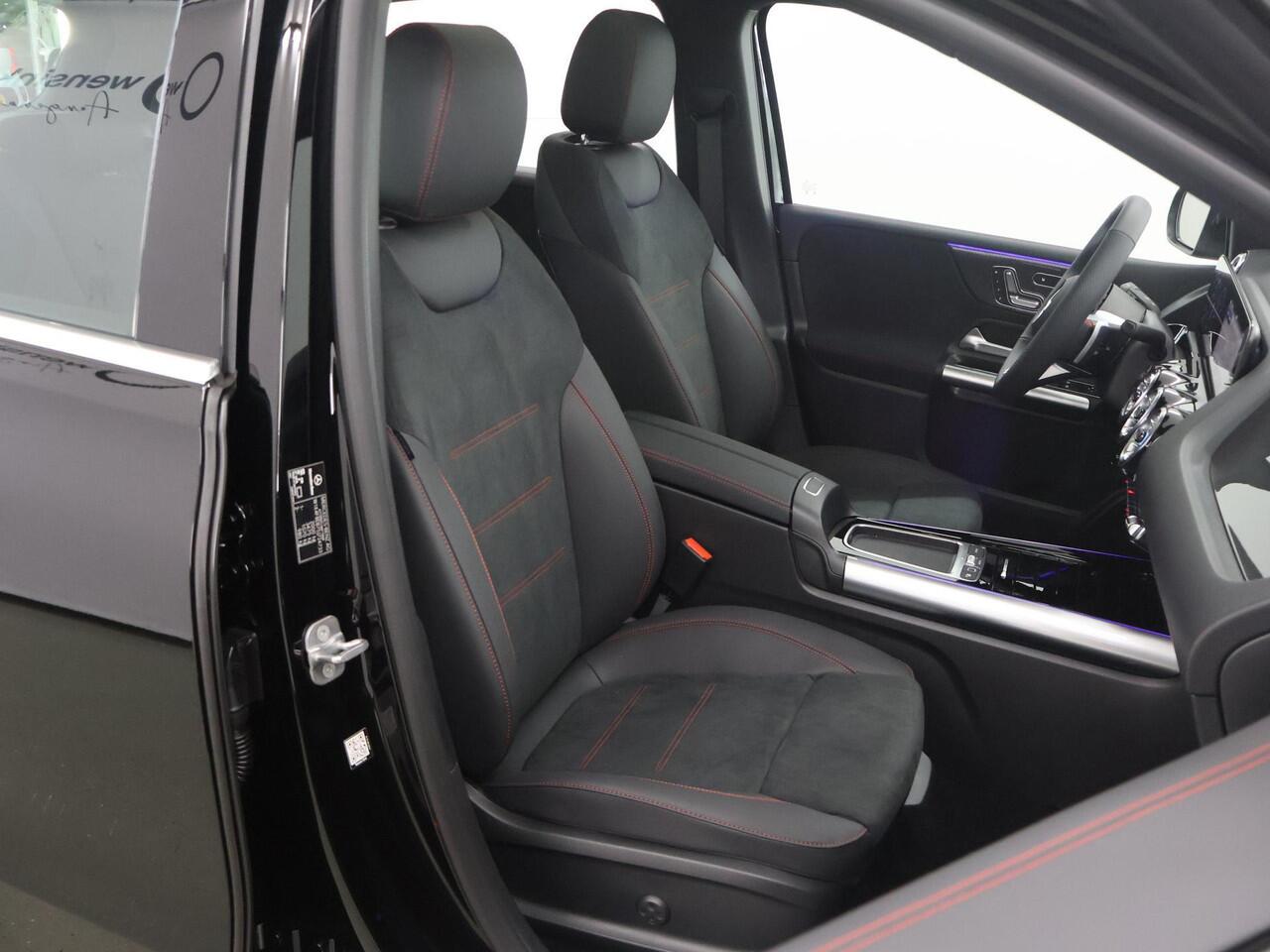 Mercedes-Benz B-KLASSE 180 AMG Line | Panoramadak | Trekhaak | Winter pakket | Matrix LED koplampen