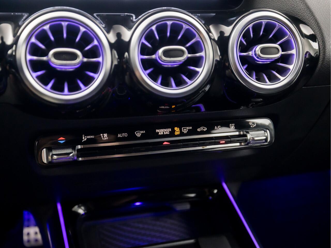 Mercedes-Benz B-KLASSE 250 e AMG Sport 218Pk Automaat (APPLE CARPLAY, GROOT NAVI, SFEERVERLICHTING, CAMERA, LEDER/ALCANTARA, TREKHAAK, STOELVERWARMING, WIDESCREEN, NIEUWSTAAT)