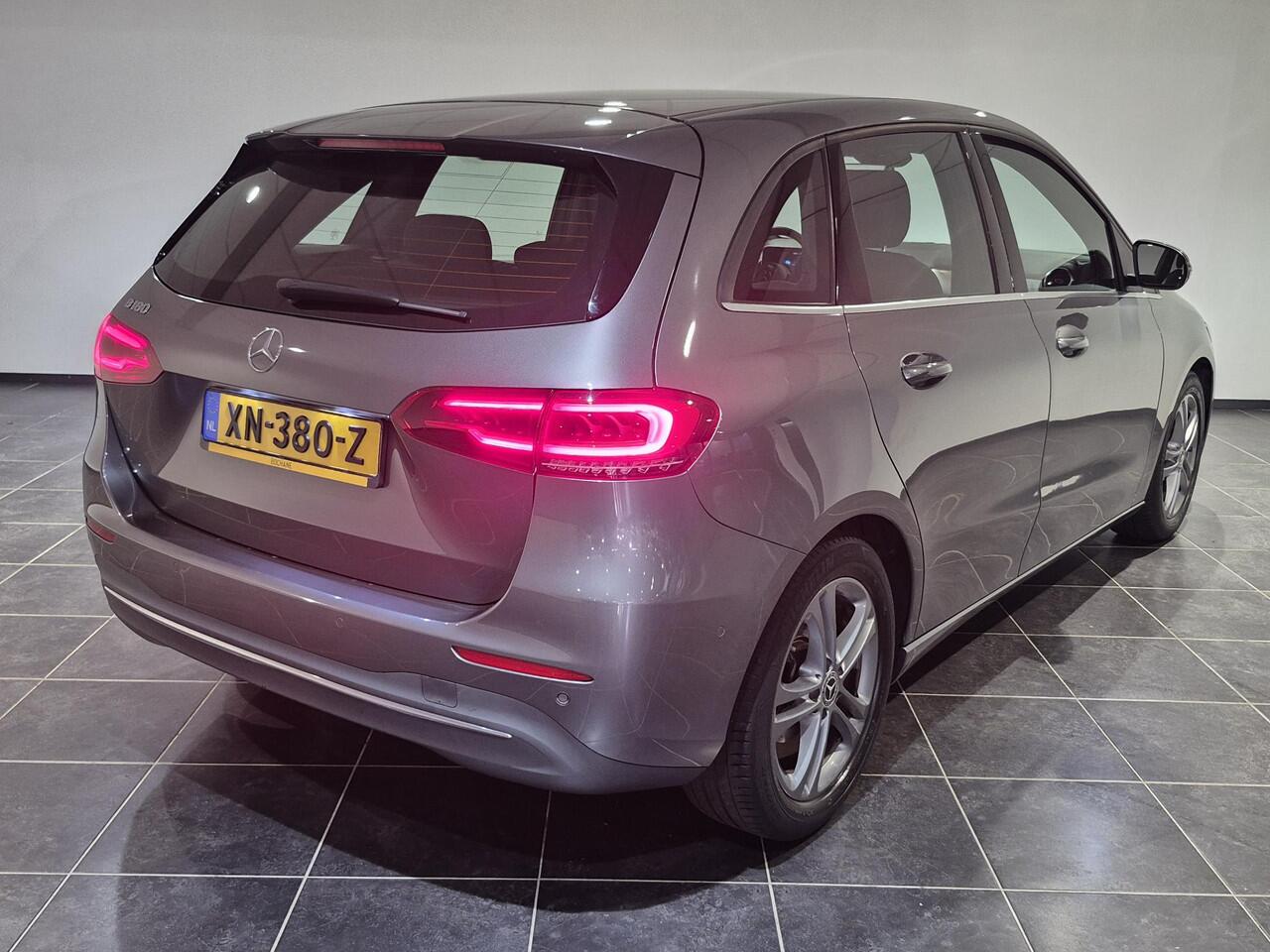 Mercedes-Benz B-KLASSE 180 Business Solution | Navigatie | Achteruitrijcamera | Climate control