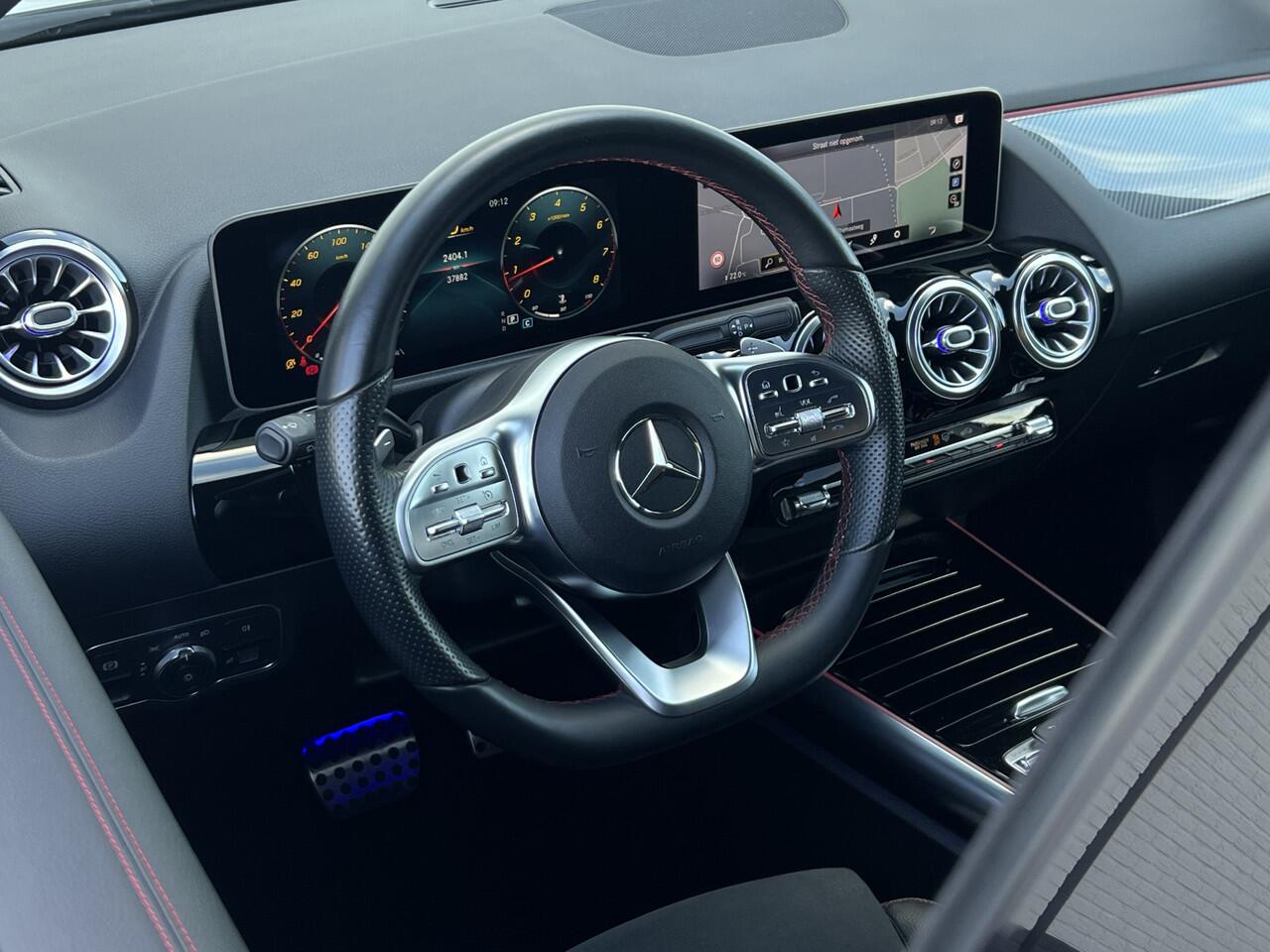 Mercedes-Benz B-KLASSE 200 Business Solution AMG | Night | Camera | Sfeerverlichting | MBUX