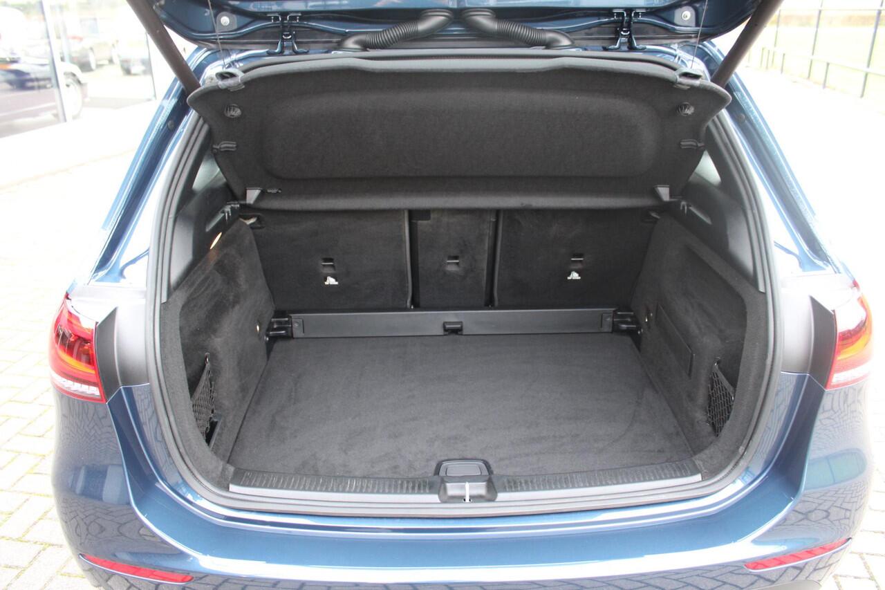 Mercedes-Benz B-KLASSE 160 Style Camera/Led/Dealer onderhoud/N.A.P.