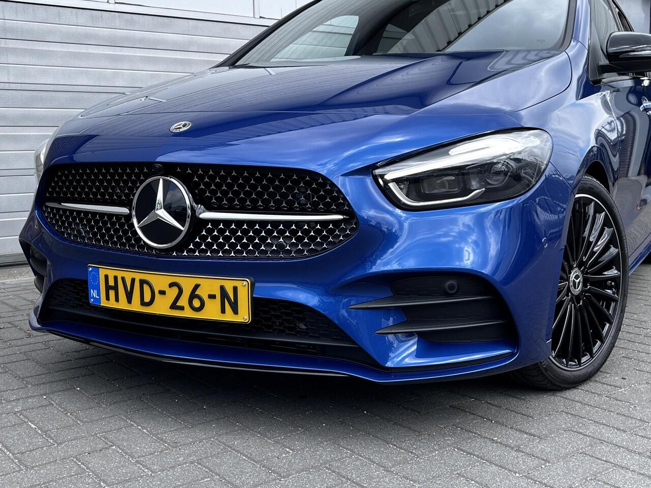 Mercedes-Benz B-KLASSE 180 Star Edition AMG | Night Pakket | Panoramadak | Dodehoekassistent | MULTIBEAM LED Koplampen | Apple CarPlay | Android Auto | Sfeerverlichting | Stoelverwarming | Achteruitrijcamera | Elektrisch Inklapbare Buitenspiegels