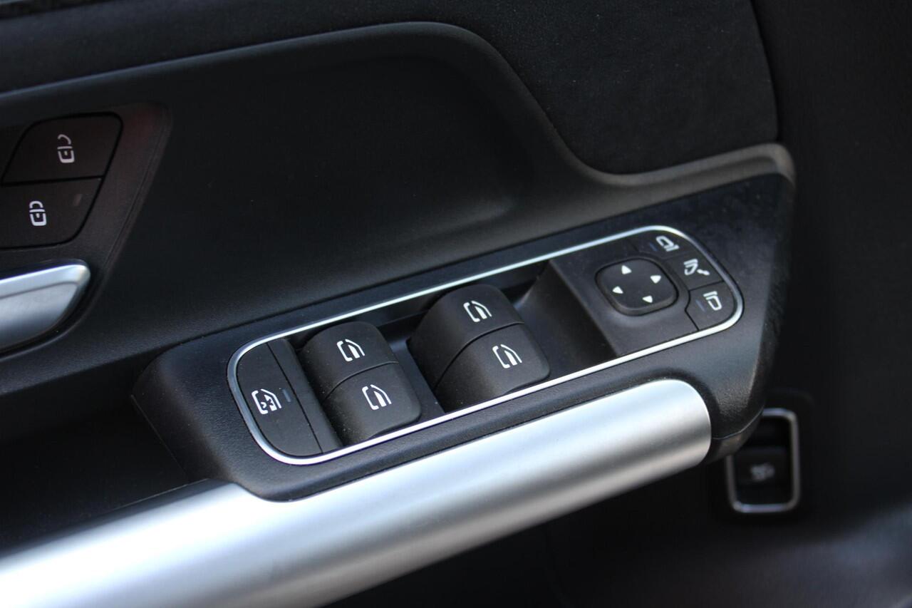 Mercedes-Benz B-KLASSE 180 Star Edition AMG Line NL Auto!!