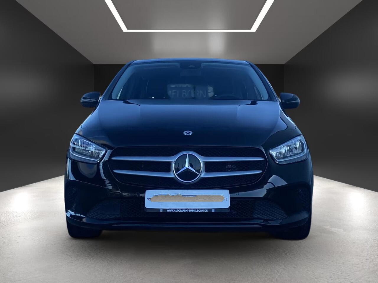 Mercedes-Benz B-KLASSE 250e Business ** APPLE/ANDROID - NAVI - HALF-LEDER - SPOORASS - CRUISE ** 1e EIG - UNFALLFREI ** ** INFORMEER OOK NAAR ONZE AANTREKKELIJKE FINANCIAL-LEASE TARIEVEN **