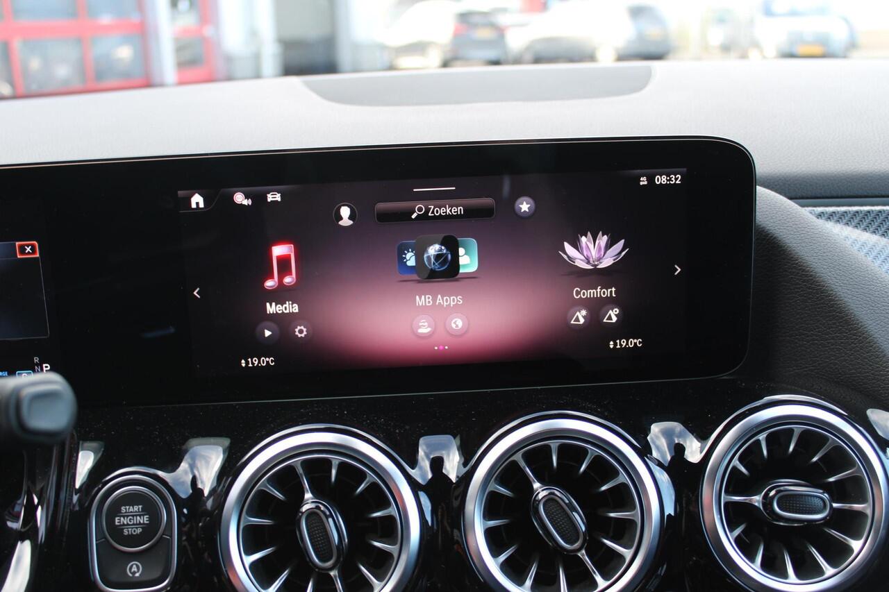 Mercedes-Benz B-KLASSE 180 Star Edition AMG Line NL Auto!!