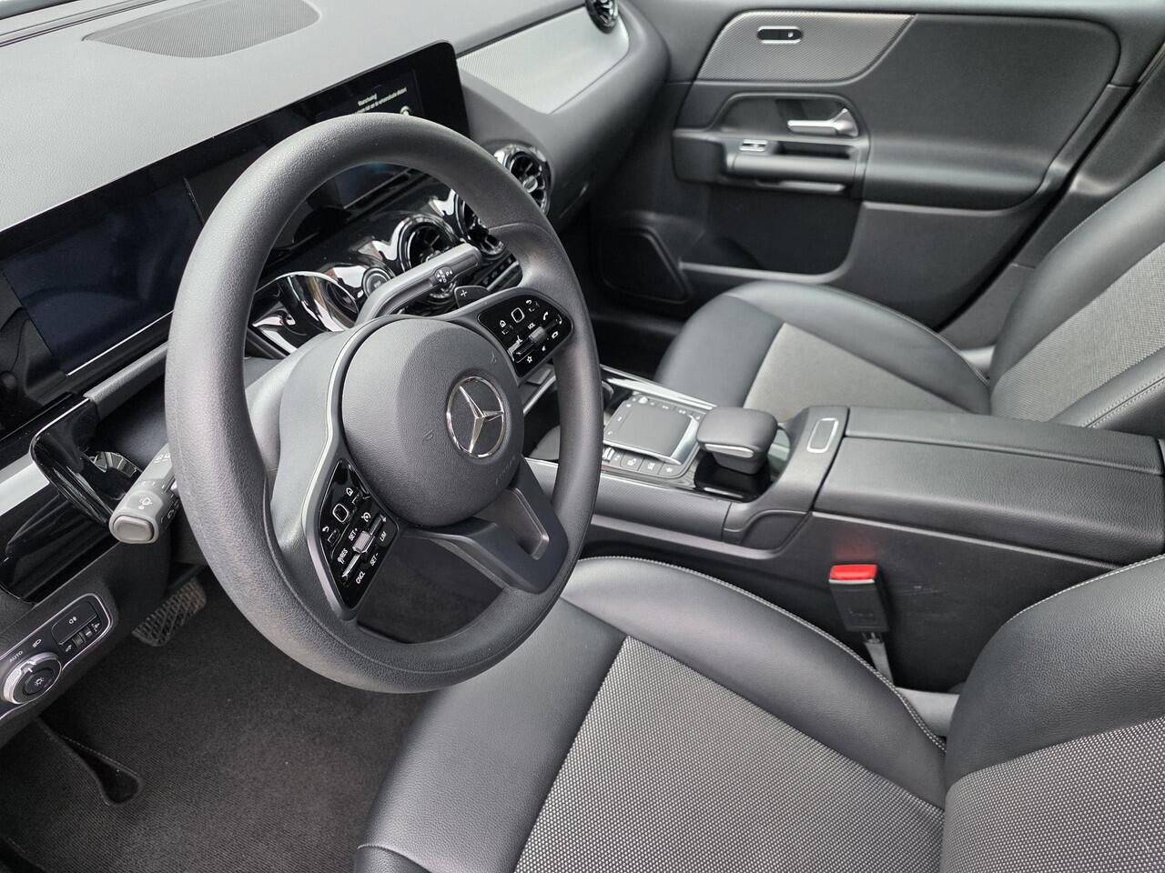 Mercedes-Benz B-KLASSE 250 e Business Solution Luxury Limited /Apple Carplay/Parkeersens. rondom/Stoelverw./Climate&Cruise Contr./DAB+/Half leder/17''/(MET GARANTIE*)