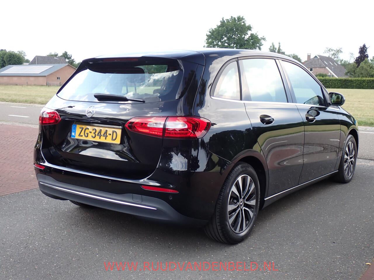 Mercedes-Benz B-KLASSE 180D AUT. SPORTLEER/CAMERA/CARPLAY/DAB/NAVI