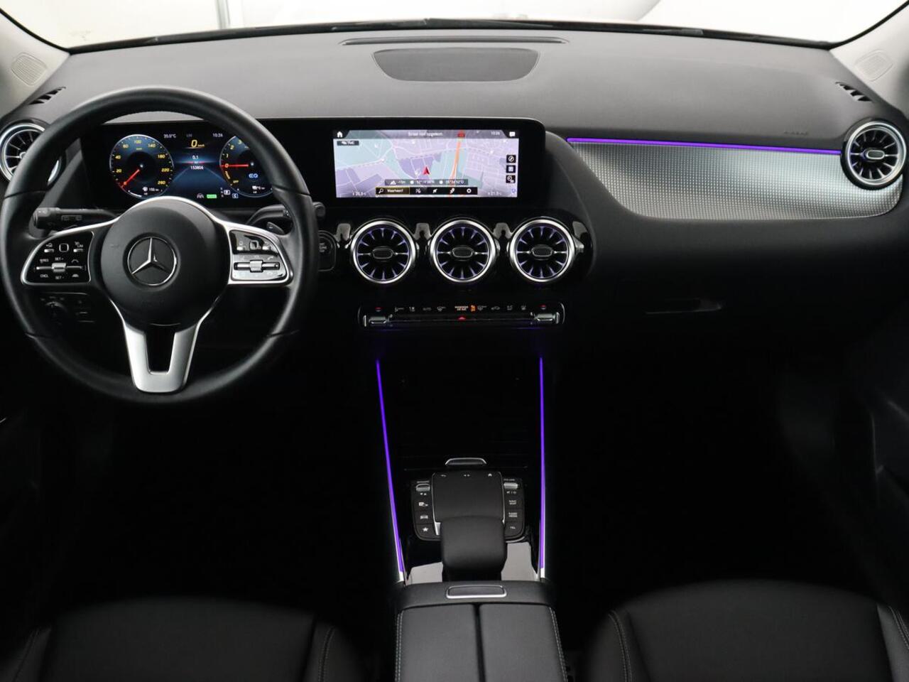 Mercedes-Benz B-KLASSE 250e Urban Night | Adaptive cruise | Stoelverwarming | Camera | Carplay | Sfeerverlichting | Half leder | Full LED | Widescreen | Park Assist | Navigatie | PHEV | Plug In