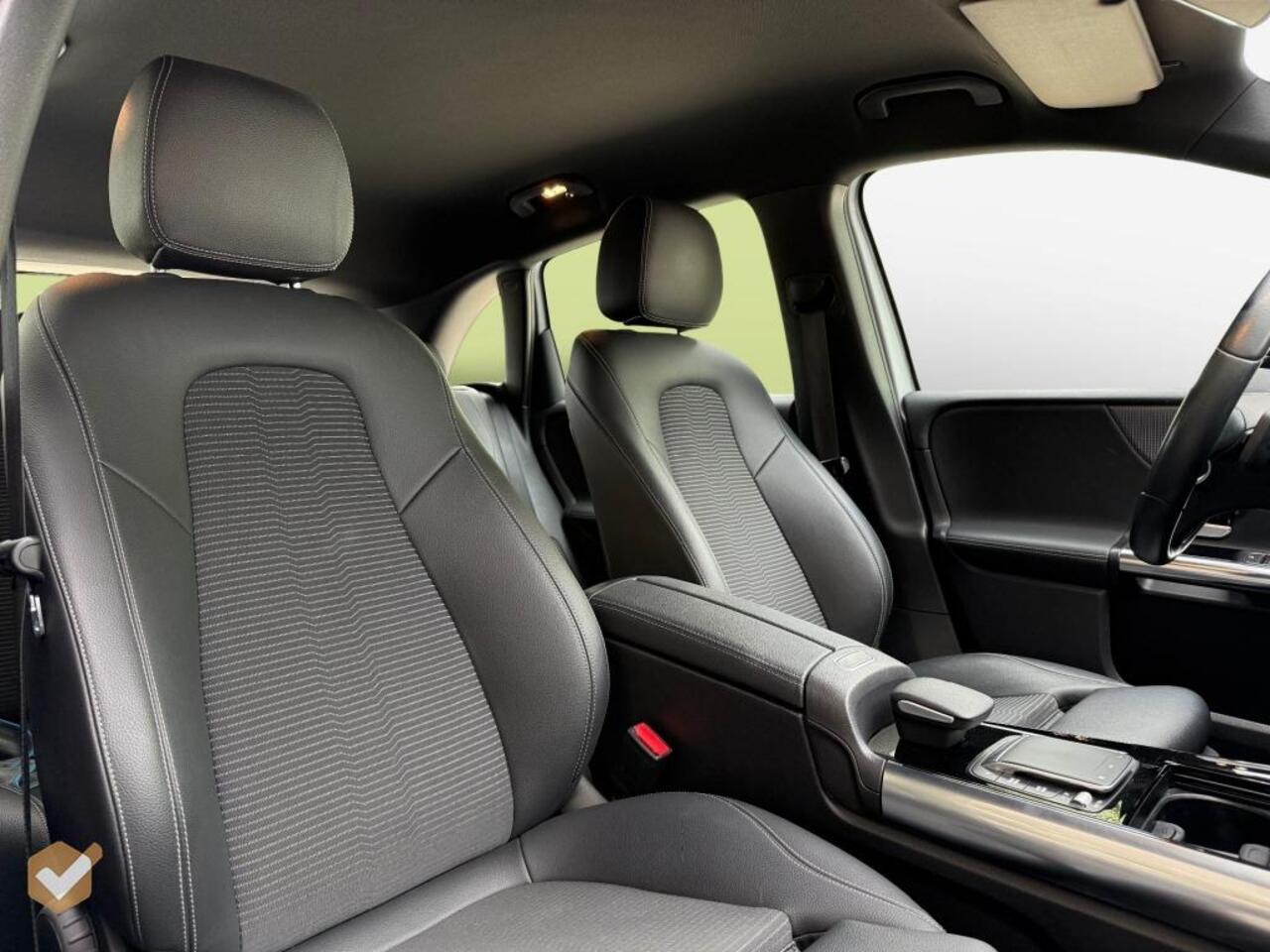 Mercedes-Benz B-KLASSE 180 Business Solution Automaat *Geen Afl. kosten*