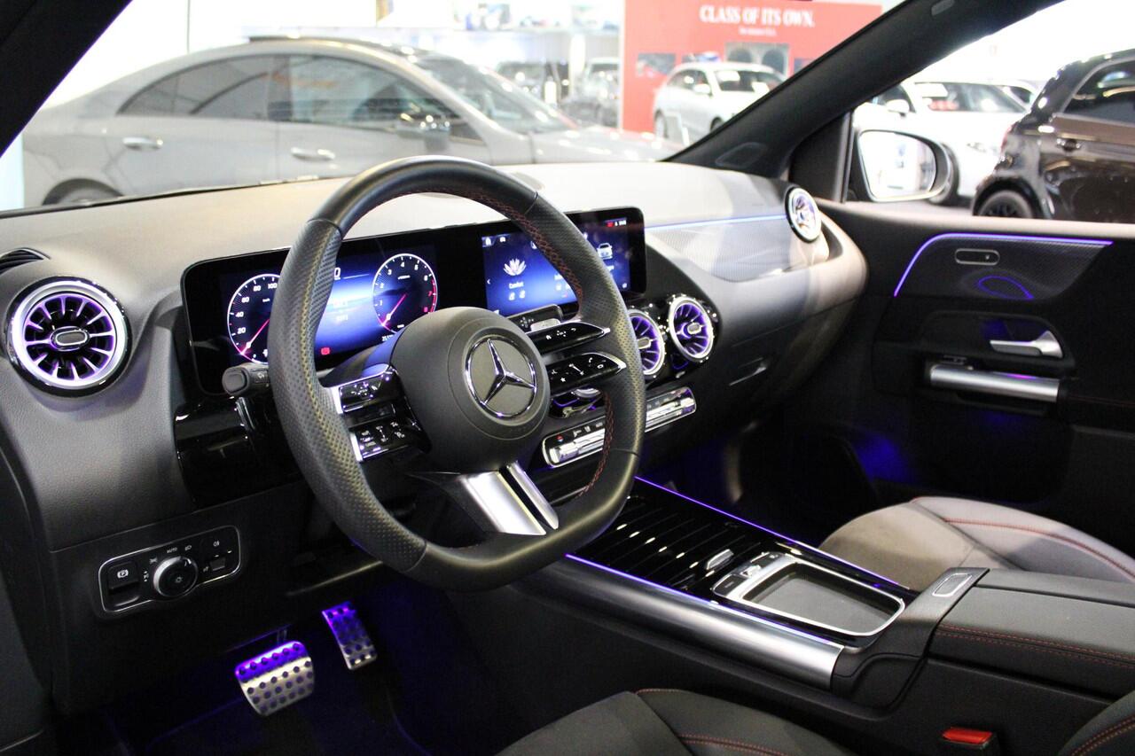 Mercedes-Benz B-KLASSE 180 AMG Line Panorama dak | Trekhaak