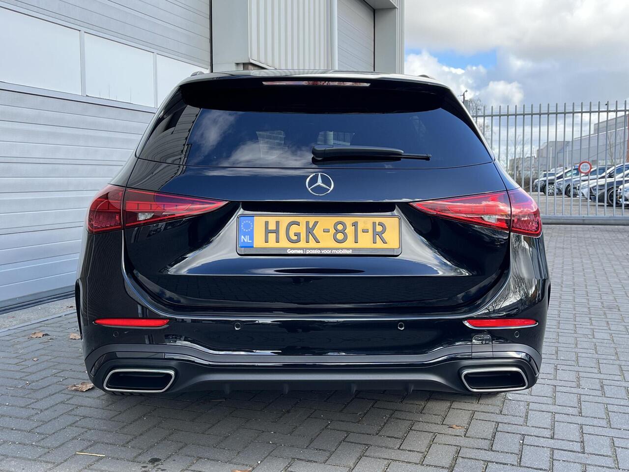 Mercedes-Benz C-KLASSE Estate 180 Star Edition AMG | Night Pakket | Panoramadak | Burmester 3D Surround Sound | Elektrisch Verstelbare Stoelen + Memory | Dodehoekassistent | Apple CarPlay | Android Auto | Sfeerverlichting | Stoelverwarming | Achteruitrijcamera