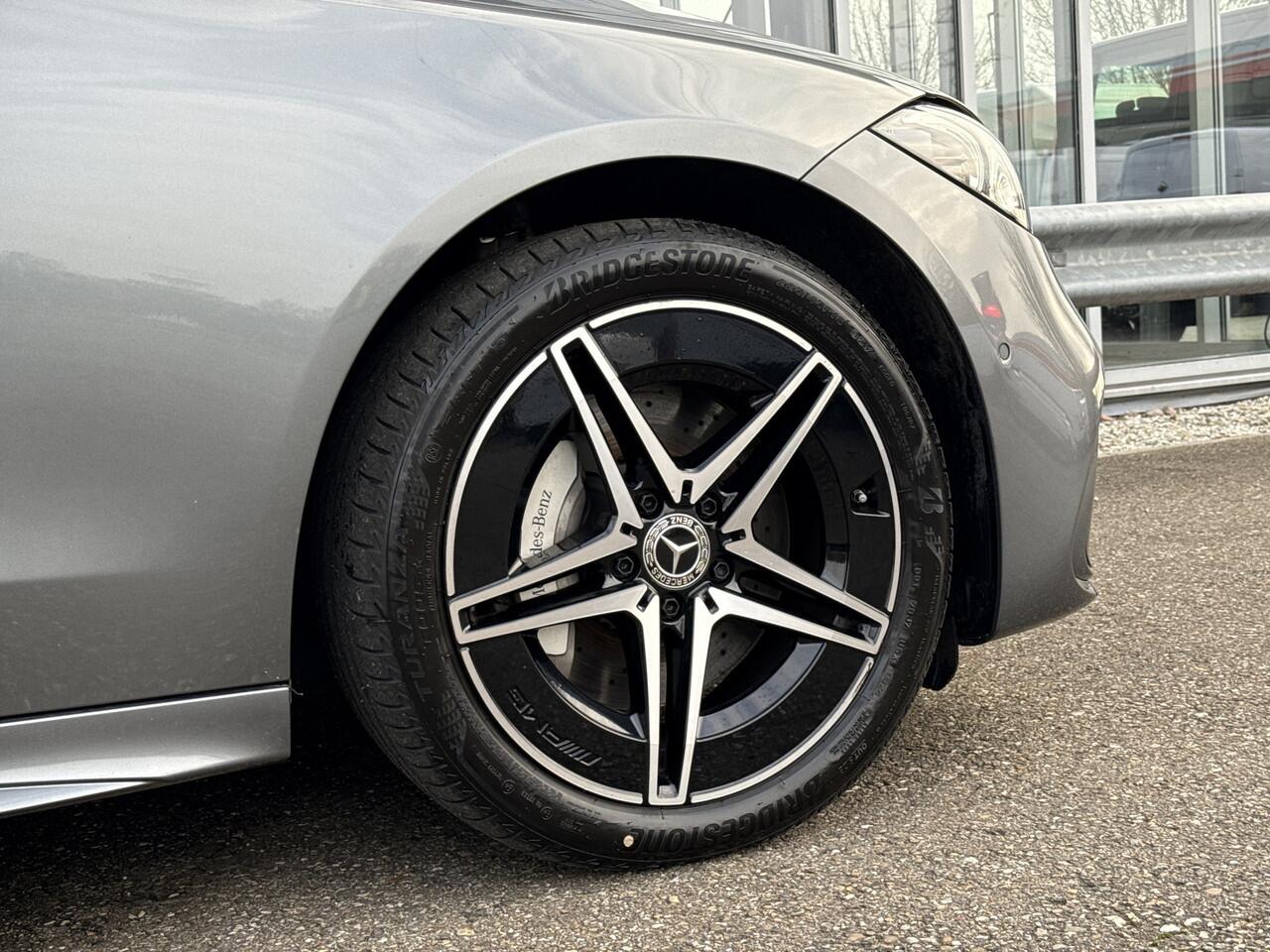 Mercedes-Benz C-KLASSE Estate 300 e AMG Line | Pano | 1 jaar fab. garantie | Elek. trekhaak | Dealer OH