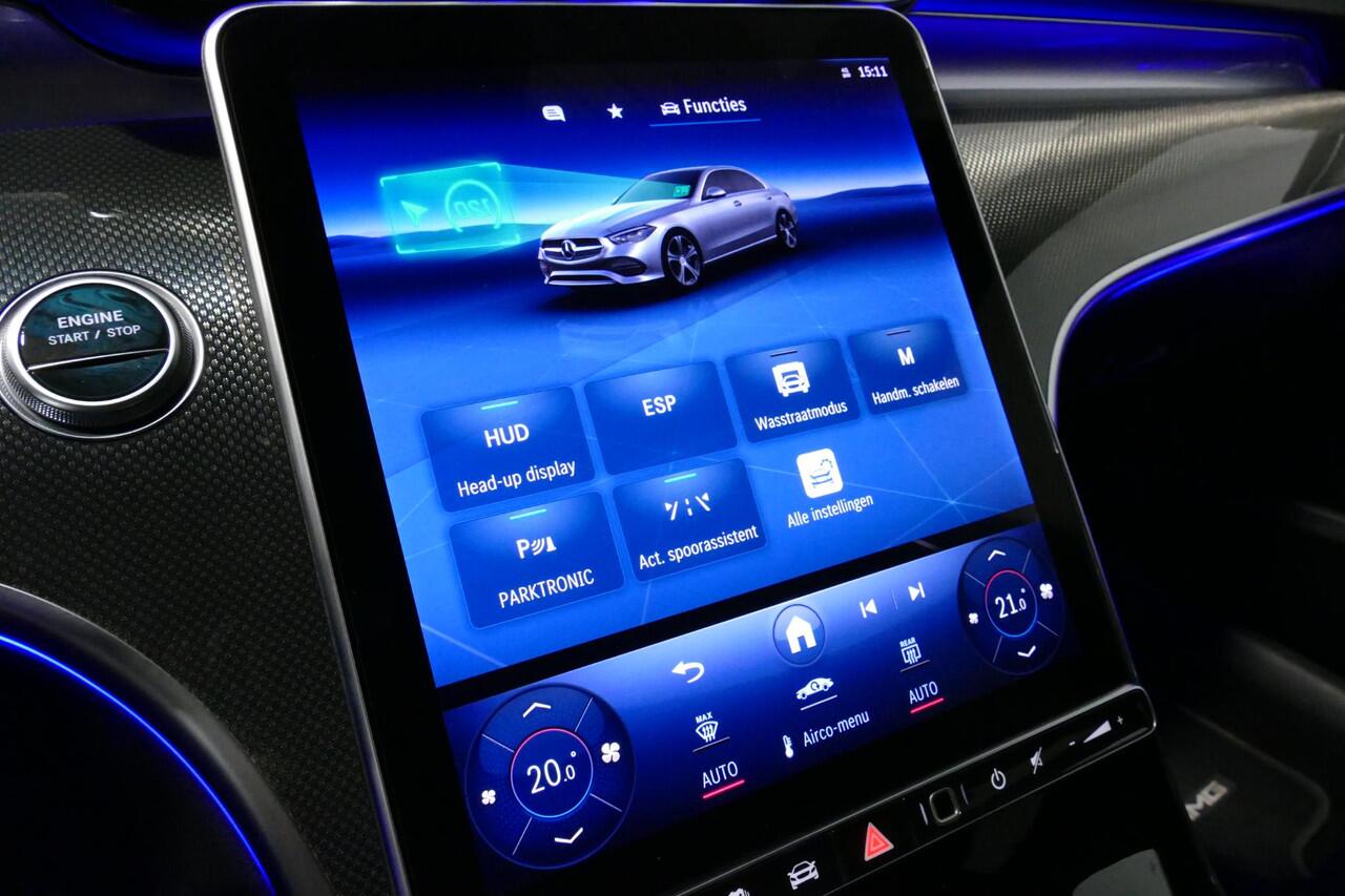 Mercedes-Benz C-KLASSE 300 e AMG Line / C63s AMG Diffuser / Panamericana Grill / Panoramadak / Elektr. verstelbare voorstoelen + memory / Head-up Display / Ambienteverlichting Premium / Stoelverwarming / Apple Carplay - Android Auto / Rondomzichtcamera / 20'' LMV / LED High Per