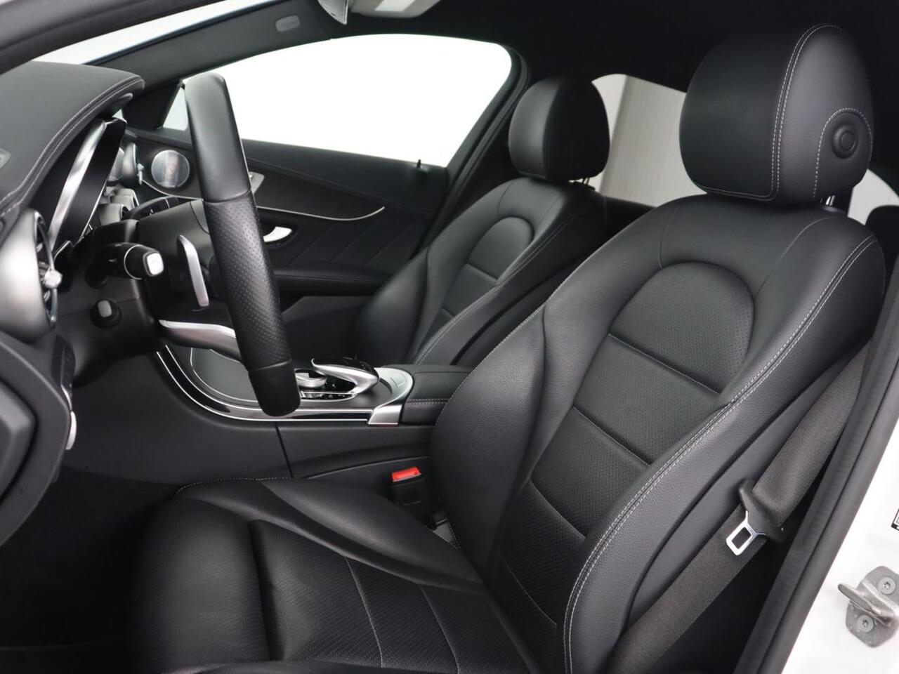 Mercedes-Benz C-KLASSE 300de AMG Night | Adaptive cruise | 360 Camera | Leder | Burmester Surround | Trekhaak | Carplay | Stoelverwarming | Memory | Navigatie | Digital Cockpit | PHEV | Plug In