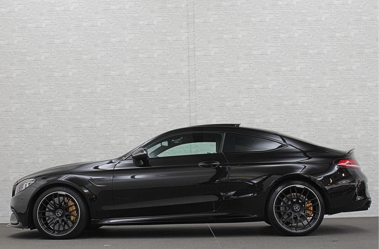 Mercedes-Benz C-KLASSE Coupé 63 S AMG | Keramisch | Schaalstoelen | AMG Driver's Package | Aero-Pakket | Panorama | Burmester | Multi-Beam LED | Memory | ACC | Rij-Assistentie Pakket | Keyless-Go | Sfeerverlichting | Carplay |