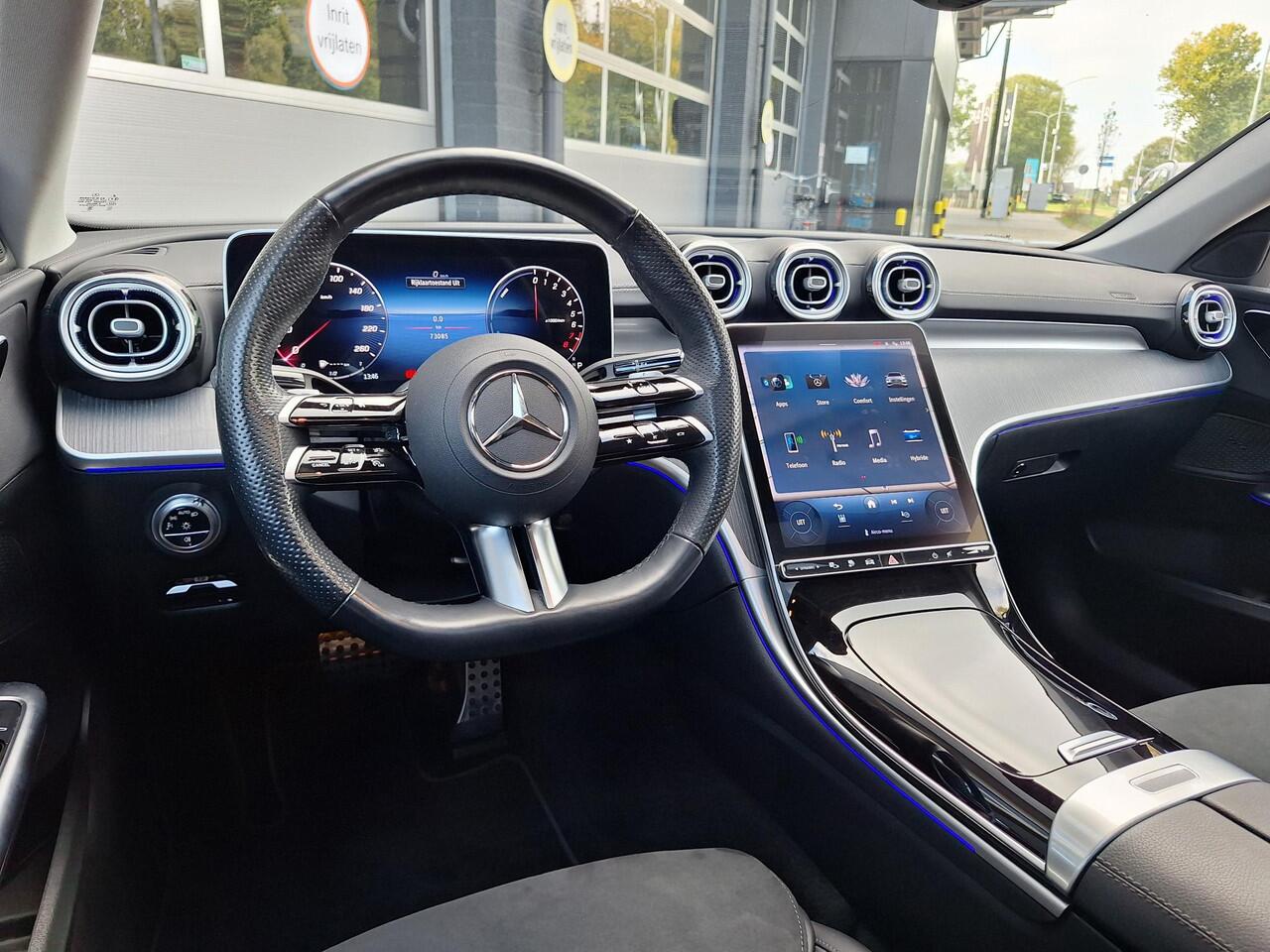 Mercedes-Benz C-KLASSE 300 e AMG Line Limited | Panoramadak | Trekhaak | Night pakket | 360? camera | Dodehoekassistentie | Sfeerverlichting