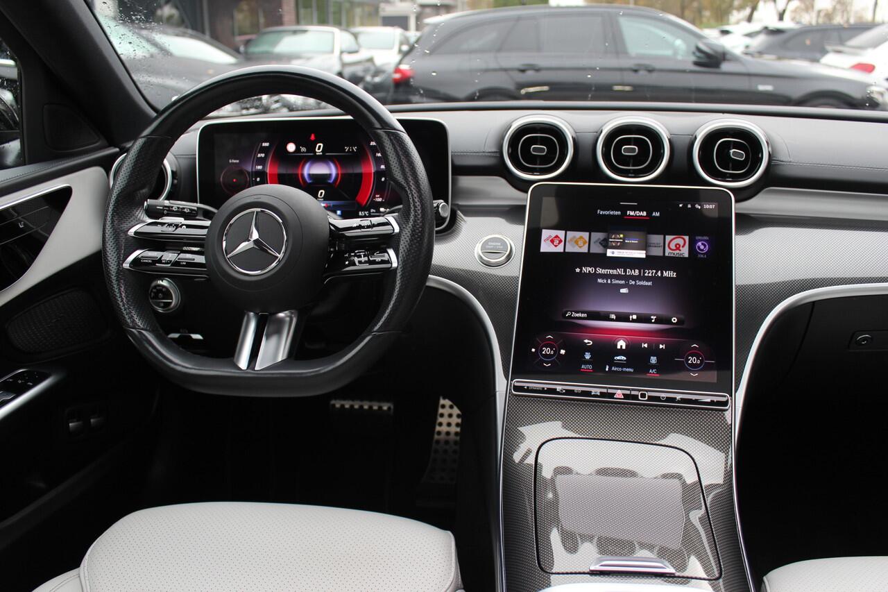 Mercedes-Benz C-KLASSE Estate 300 e AMG Line / Panoramadak / Camera / Ivoor Leder / LED / 18'' / CarPlay / DAB / Stoelverwarming / Cruise Control