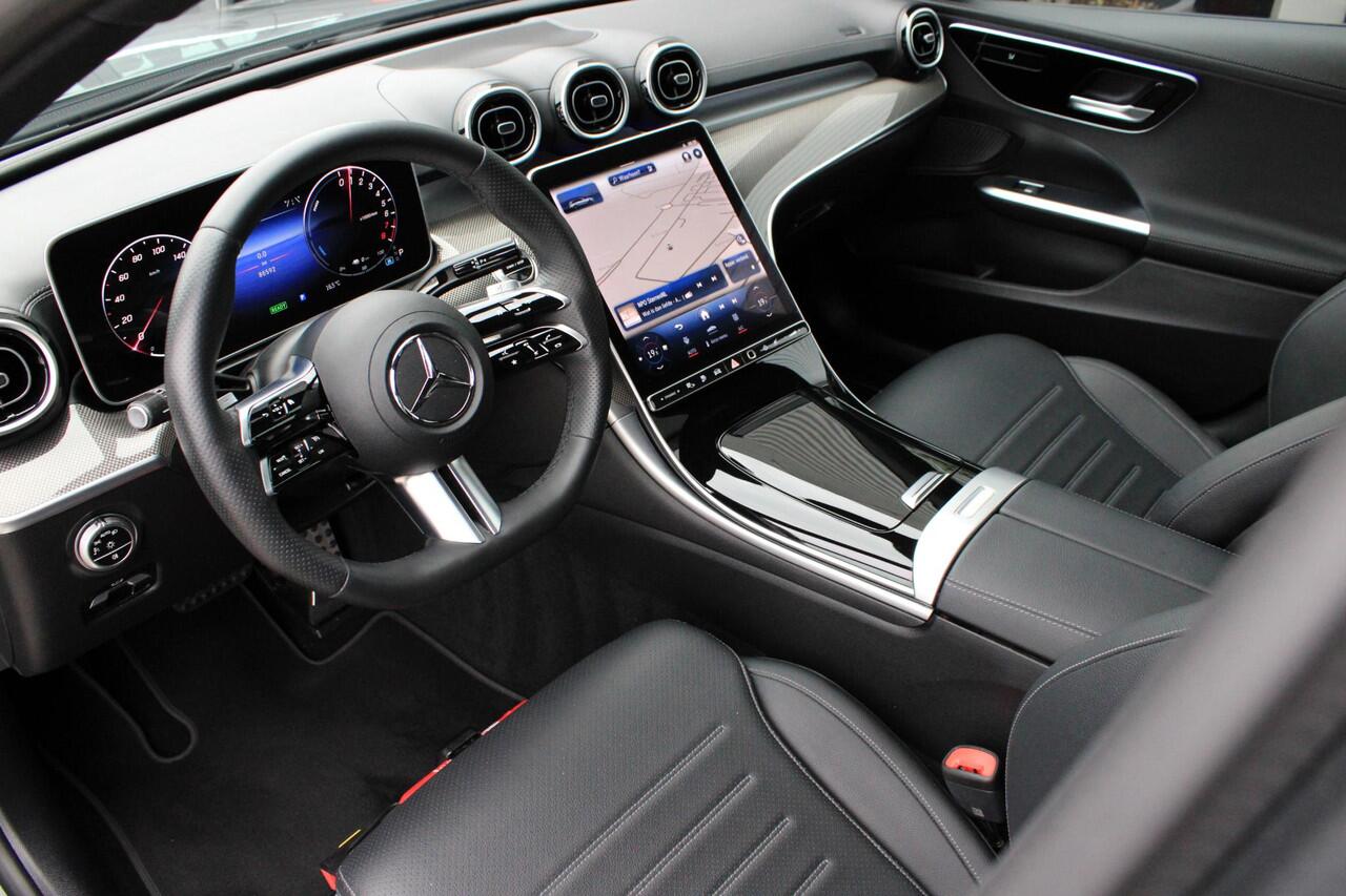 Mercedes-Benz C-KLASSE 300 e AMG Estate Pano | Trekhaak | Dodehoekassistent | Sfeerverlichting | Camera | Carplay | Spiegelpakket