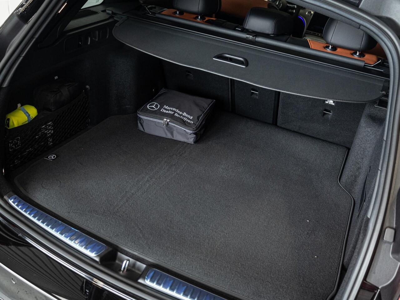 Mercedes-Benz C-KLASSE Estate 180 AMG Line Premium | Panorama dak | Trekhaak