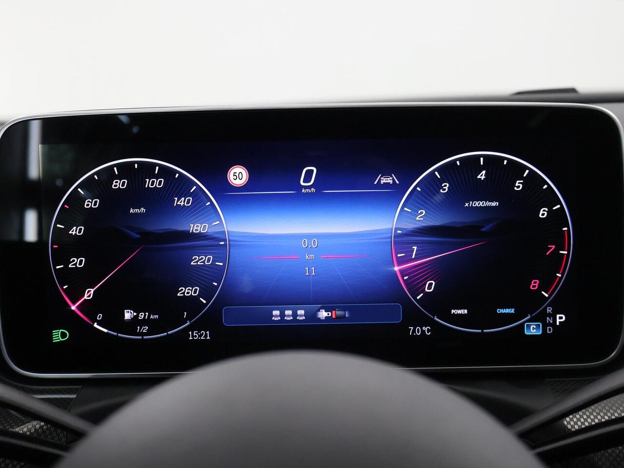 Mercedes-Benz C-KLASSE 180 Star Edition AMG line | Panorama-schuifdak | Sfeerverlichting | Burmester 3D | Achteruitrijcamera | Smartphone-integratie