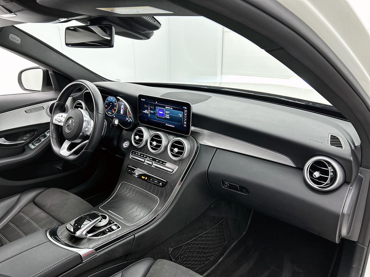 Mercedes-Benz C-KLASSE Estate 180 Business Solution AMG AMG Line | Night Pakket | Panorama Schuif-Kanteldak | Parkeerpakket met 360°-camera | Sfeerverlichting. Inclusief 24 maanden Mercedes-Benz Certified garantie voor Europa.