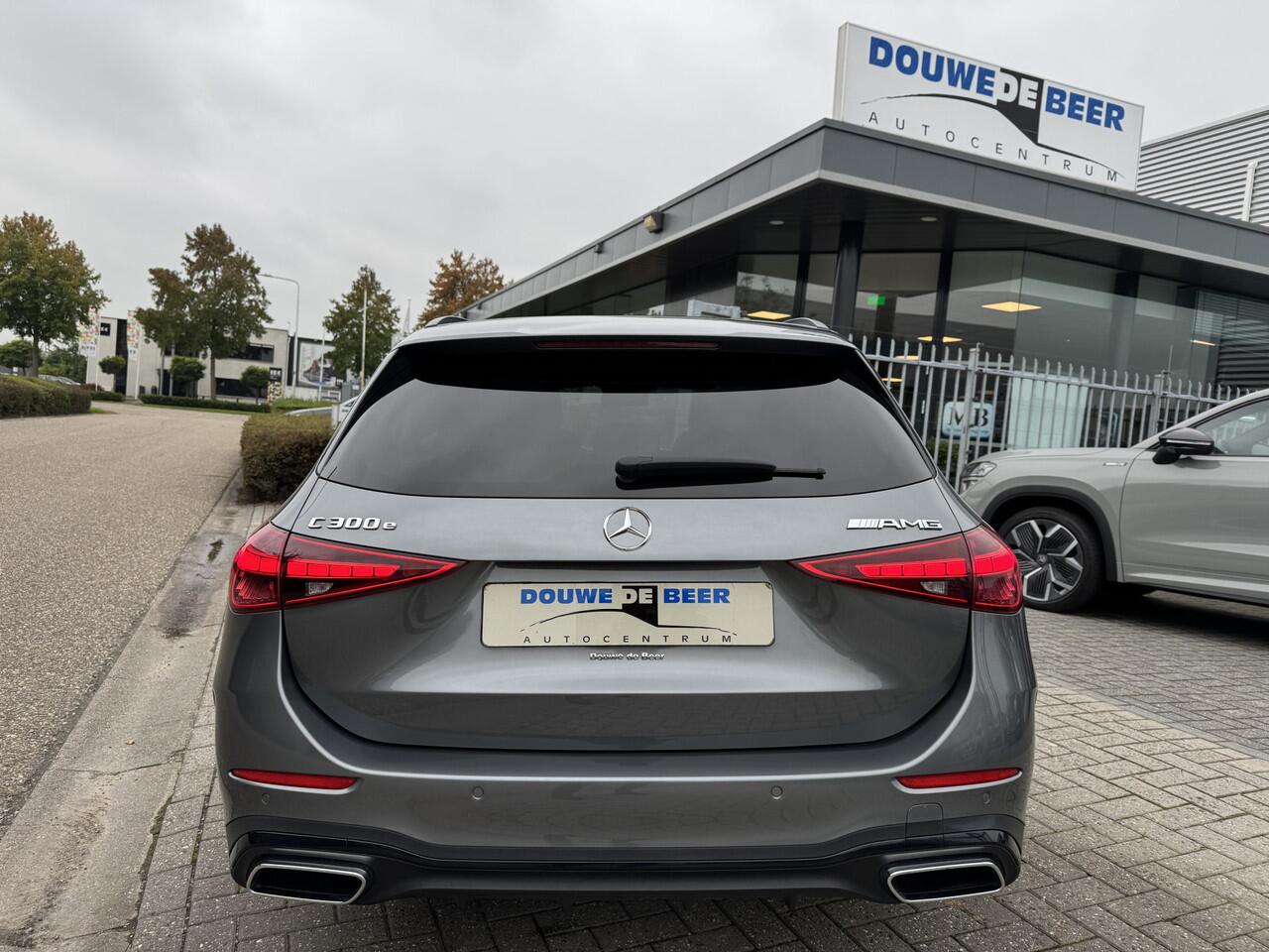 Mercedes-Benz C-KLASSE Estate 300 e AMG Line Night Pano-Dak | Trekhaak | Camera |