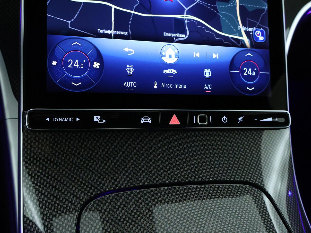 Mercedes-Benz C-KLASSE Estate 180 AMG Nightpakket | Trekhaak | Dodehoekassistent | Memory | Alarm | Stoelverwarming | Parkeerpakket met Camera | Inclusief 24 maanden Mercedes-Benz Certified garantie voor Europa.