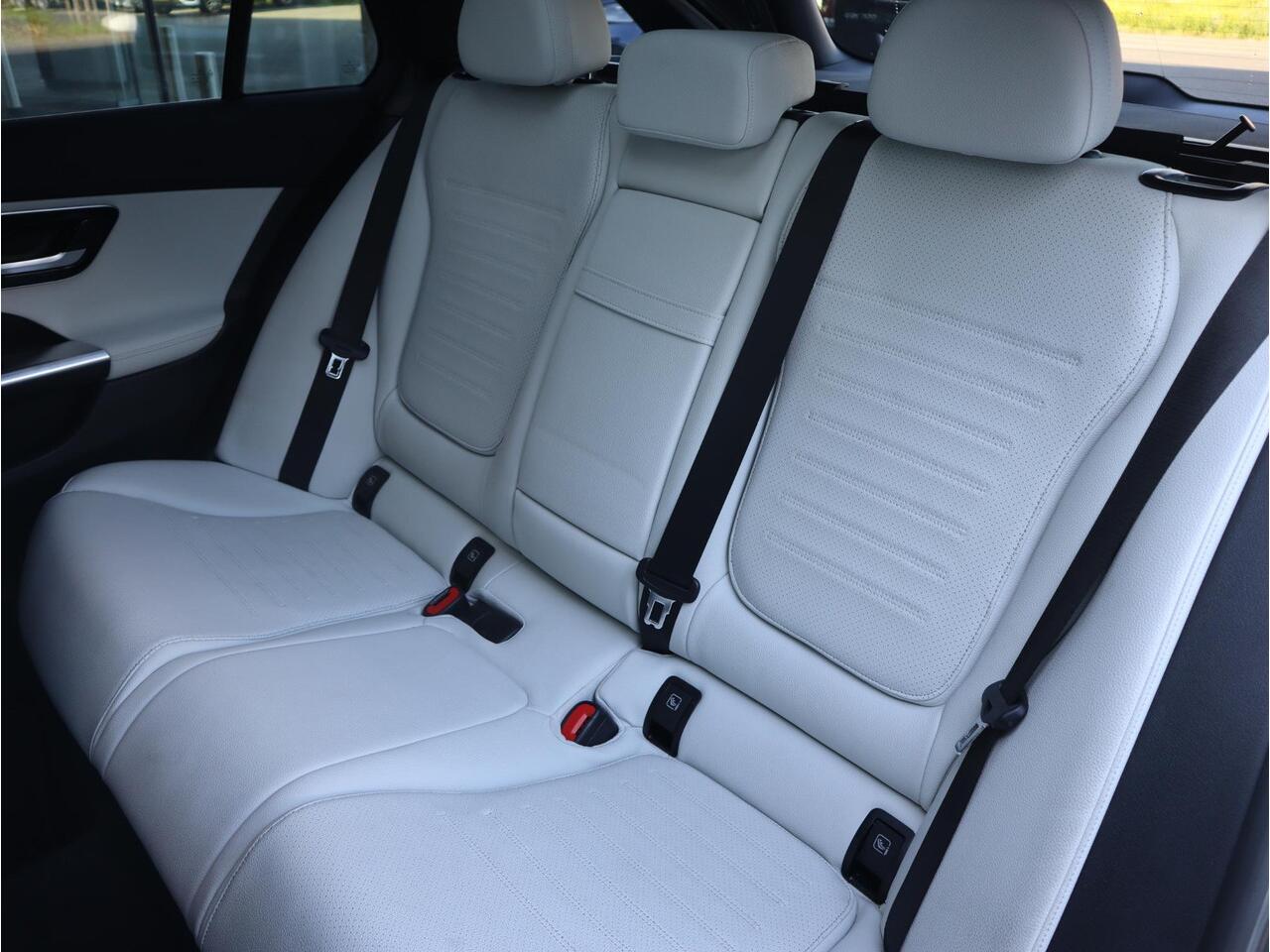 Mercedes-Benz C-KLASSE Estate 200 Launch Edition AMG Line