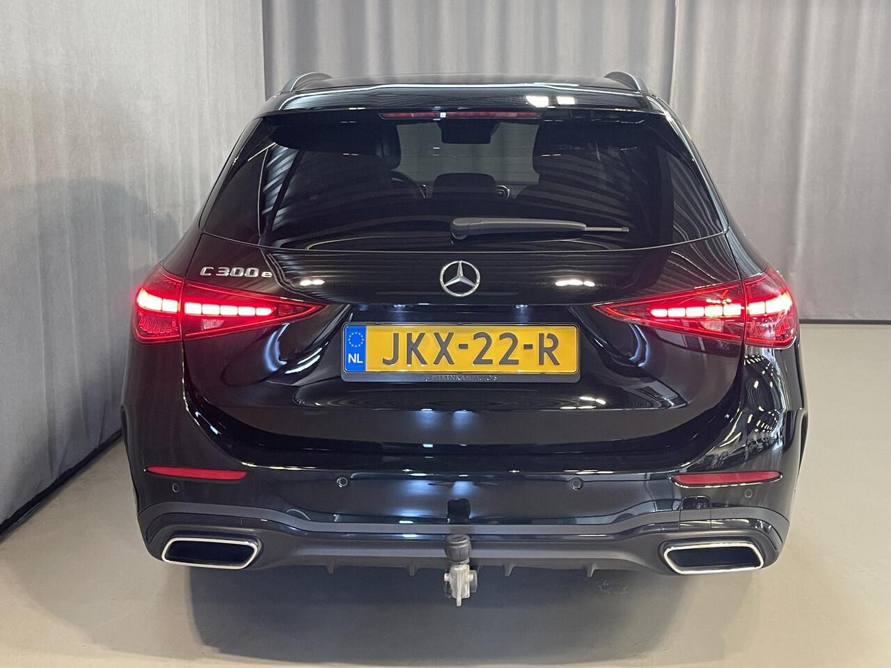 Mercedes-Benz C-KLASSE Estate 300 e AMG Line 18"/Trekhaak/Adaptieve cruise/LED/Stoelverwarming/Camera/Elektrische klep/Dodehoek/Sfeerverlichting