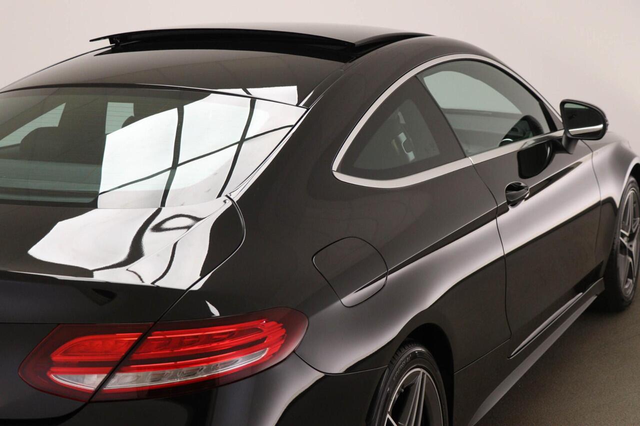 Mercedes-Benz C-KLASSE Coupé 200 AMG Line Advantage Pack | PANORAMADAK | DAB | DRAADLOZE LADER | CAMERA