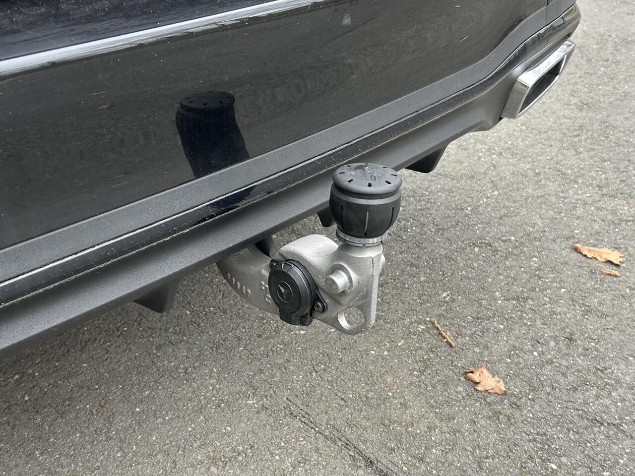 Mercedes-Benz C-KLASSE 300e AMG Estate // Trekhaak // Panoramadak // Distronic // 360 Camera // Memory // Sfeerverlichting