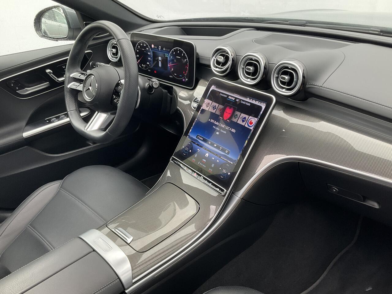 Mercedes-Benz C-KLASSE Estate 180 AMG Line Trekhaak Pano Burmester Memory HUD Leer Verw+Ventilatie BOMVOL!