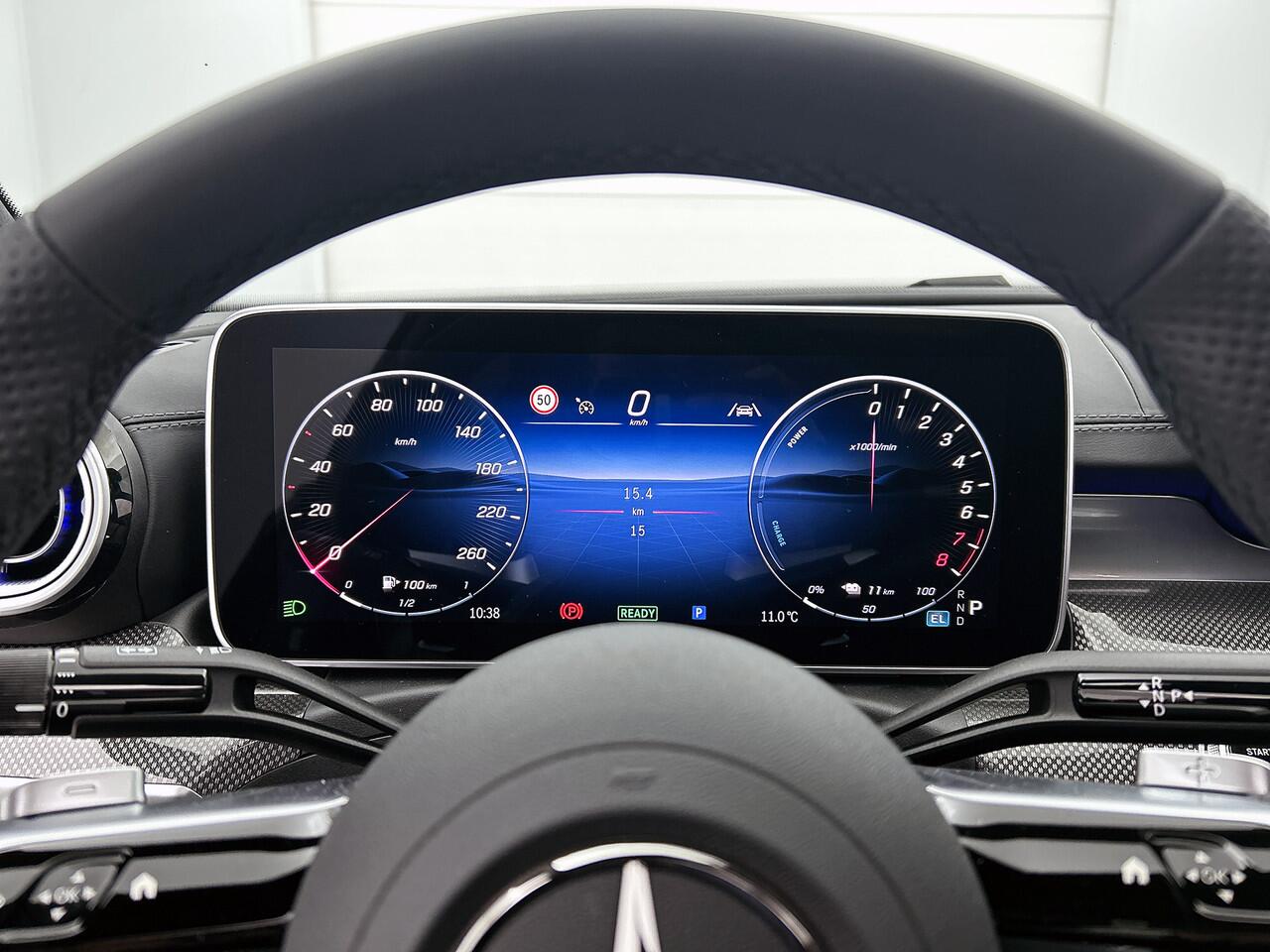 Mercedes-Benz C-KLASSE 300 e Business Solution AMG | Trekhaak | Nightpakket | Winterpakket | Middenconsole metaalstructuur | Comfortpakket Plus | Smartphone-integratie | 360° camera | Memorypakket |