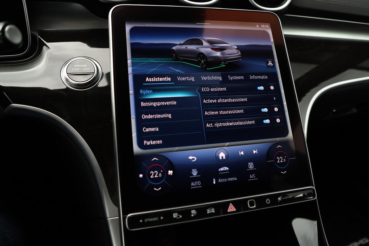 Mercedes-Benz C-KLASSE 300e AMG | 313PK | Keyles-go | Memory | Digital-light | Sfeerverlichting | Distronic | Stoelverw. | Stuurwielverw. | Standkachel | 2024.