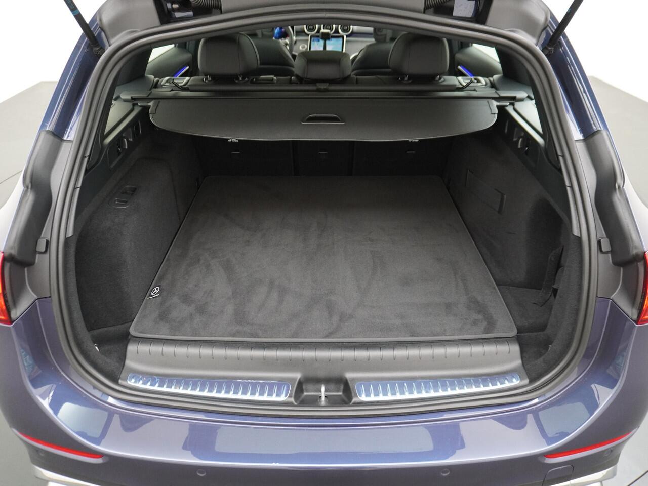 Mercedes-Benz C-KLASSE Estate 300 e AMG Line | Pano