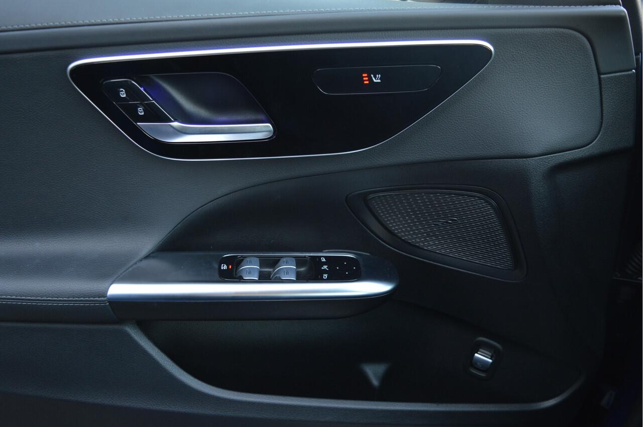 Mercedes-Benz C-KLASSE Estate 180 AMG Line | CAMERA | SFEERVERLICHTING | CARPLAY |