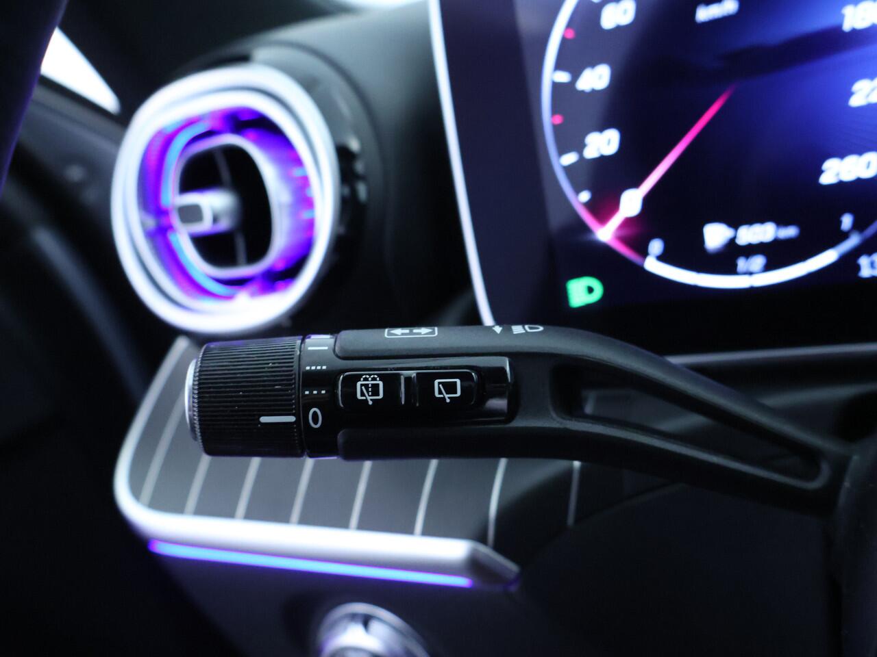 Mercedes-Benz C-KLASSE Estate 300 e AMG Plug-In Hybride Panorama Schuif-Kanteldak | Trekhaak | Digital Light | 360° camera | Easy Pack Achterklep | Apple CarPlay. Inclusief 24 maanden MB Certified garantie voor Europa.