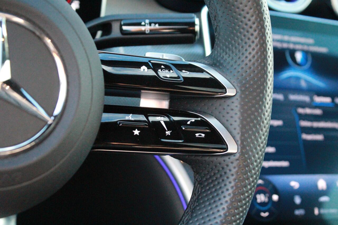 Mercedes-Benz C-KLASSE 180 AMG Line Pano | Distronic | Memory