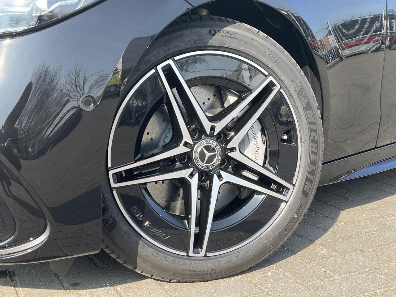 Mercedes-Benz C-KLASSE Estate 180 Star Edition AMG | Night Pakket | Panoramadak | Trekhaak | Burmester 3D Surround Sound | Elektrisch Verstelbare Stoelen + Memory | Apple CarPlay | Android Auto | Dodehoekassistent | Sfeerverlichting | Stoelverwarming